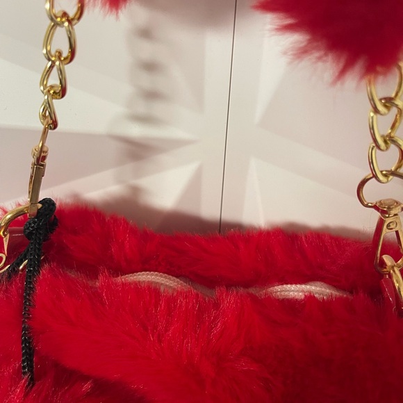 New! Red Heart Plush Bag - Picture 7 of 10